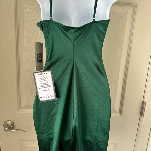CHRISTMAS PARTY DRESS! Emerald Sundae Green Ruched Sheath Mini Dress - Picture 3 of 3